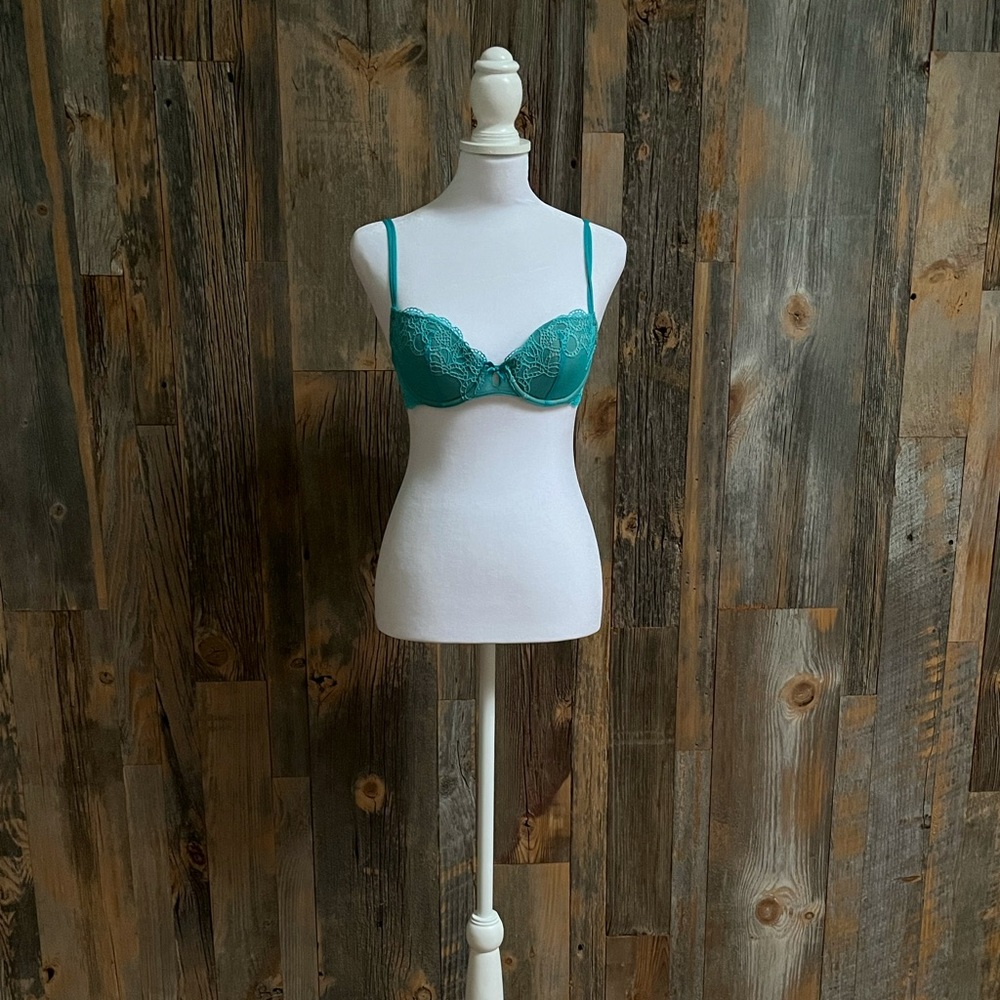 B.tempt’d blue lace bra